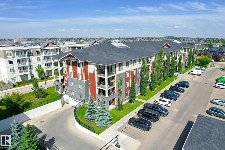 Property Photo: 5804 Mullen Place NW 204 AB T6R 0W3