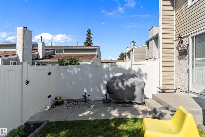 Property Photo: 6322 184 Street NW AB T5T 2N8