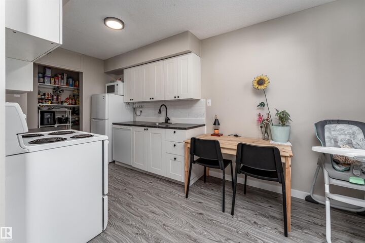 14230 80 Street NW 12  Edmonton AB T5C 1L6 photo