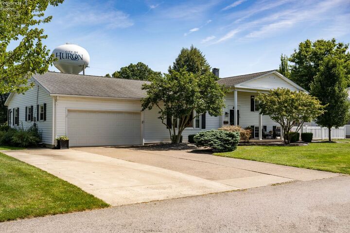Property Photo:  516 Lincoln Avenue  OH 44839 