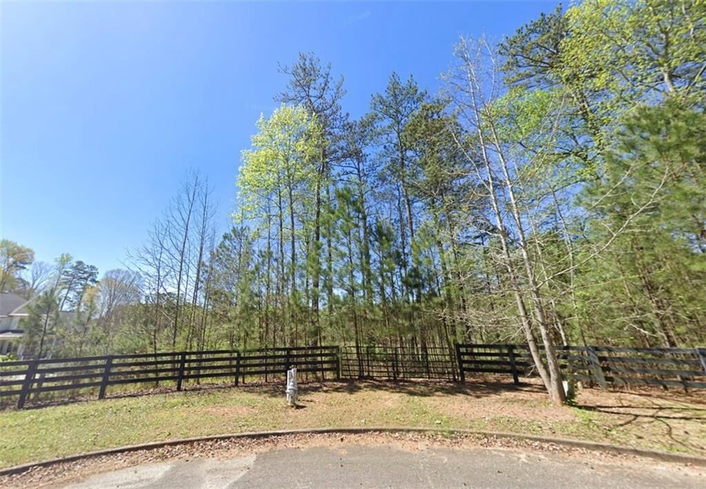 Property Photo: 121 Aaronwood Court GA 30004