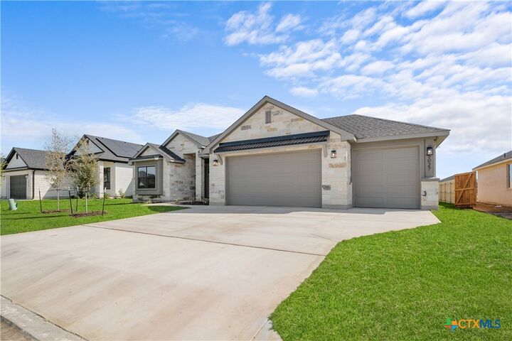 Property Photo:  5027 Fence Line Trail  TX 76559