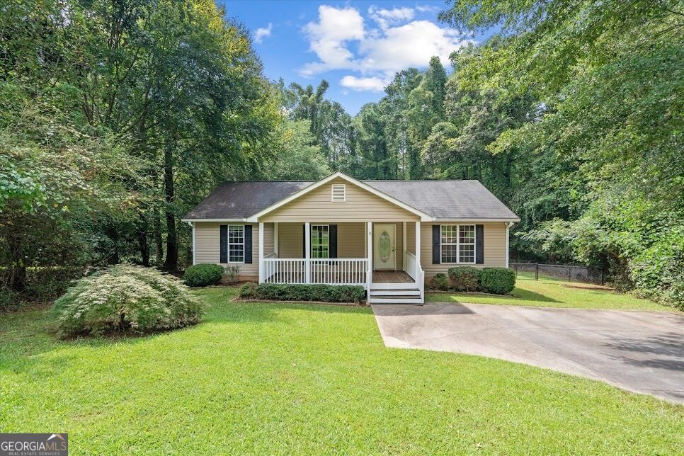 Property Photo: 173 Bartlett Circle GA 30108