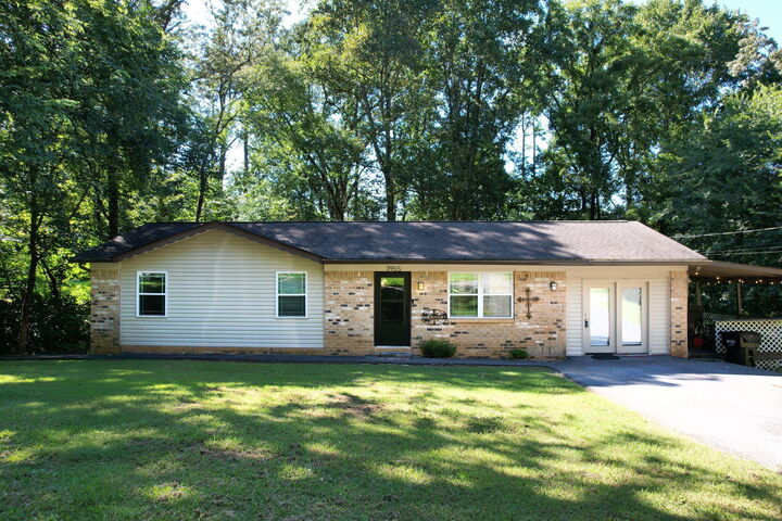 Property Photo: 3955 Lynncrest Drive NE TN 37323