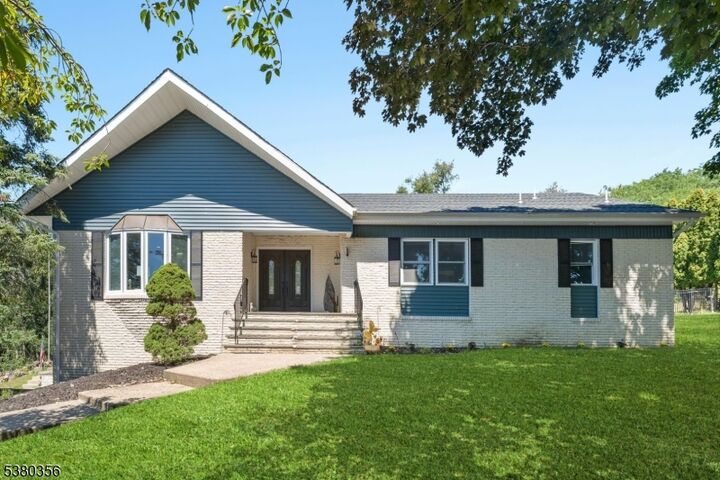 1 Rossi Dr  Clinton Twp. NJ 08809 photo