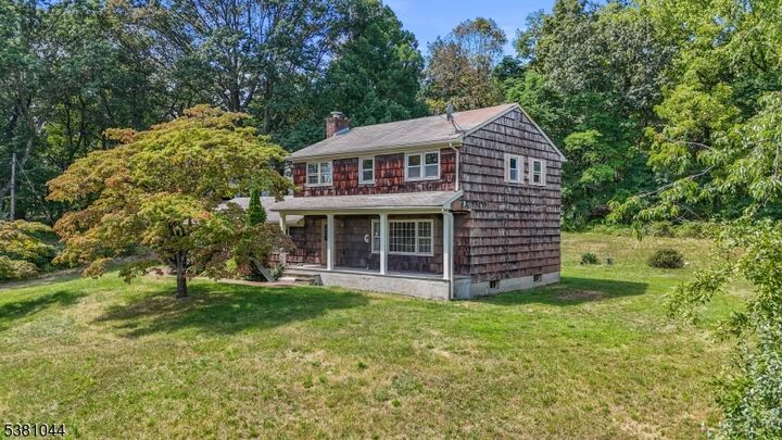8 Herman Thau Rd  Clinton Twp. NJ 08801 photo