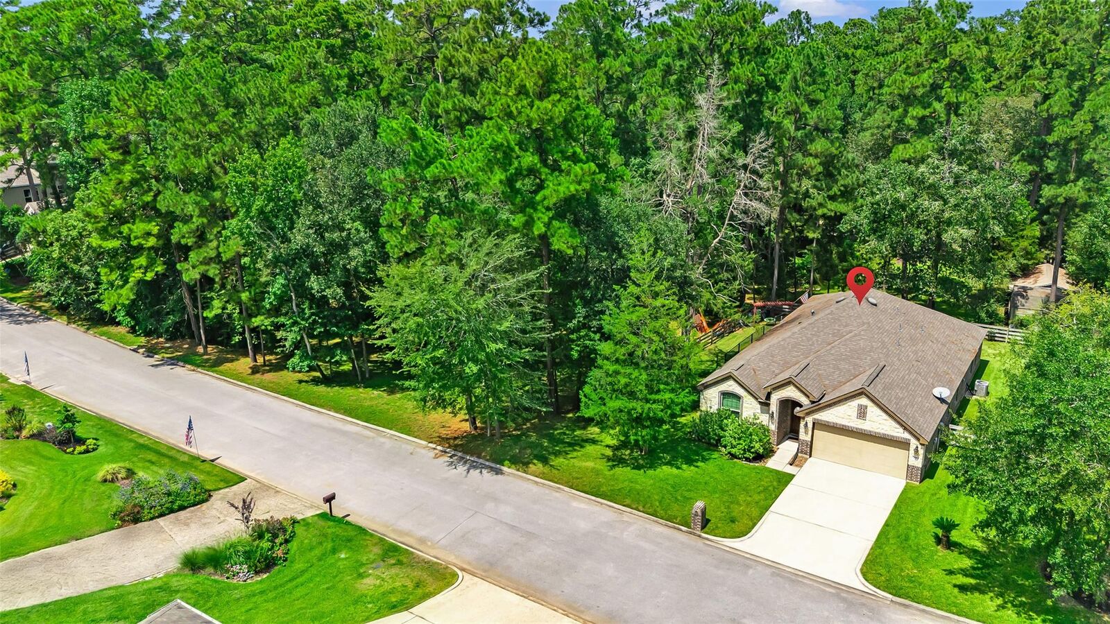 Property Photo:  9023 S Comanche Circle  TX 77378
