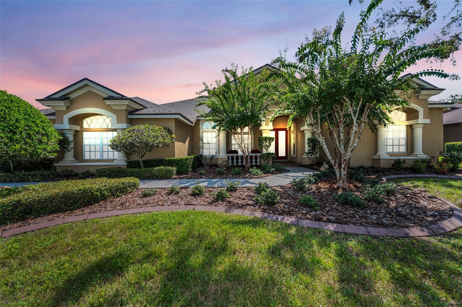 Property Photo: 1400 Lake Polo Drive FL 33556
