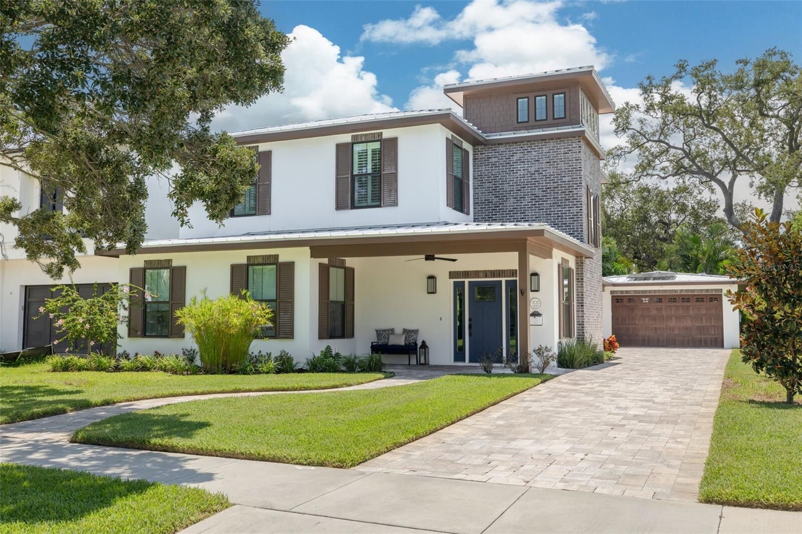 Property Photo: 405 Jasmine Way FL 33756