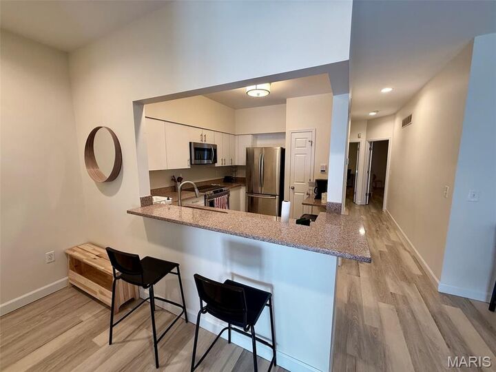 Property Photo: 4111 W Pine Boulevard 11 MO 63108