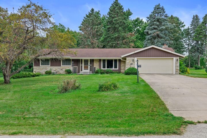 2365 Alta Louise Pkwy  Brookfield WI 53045 photo