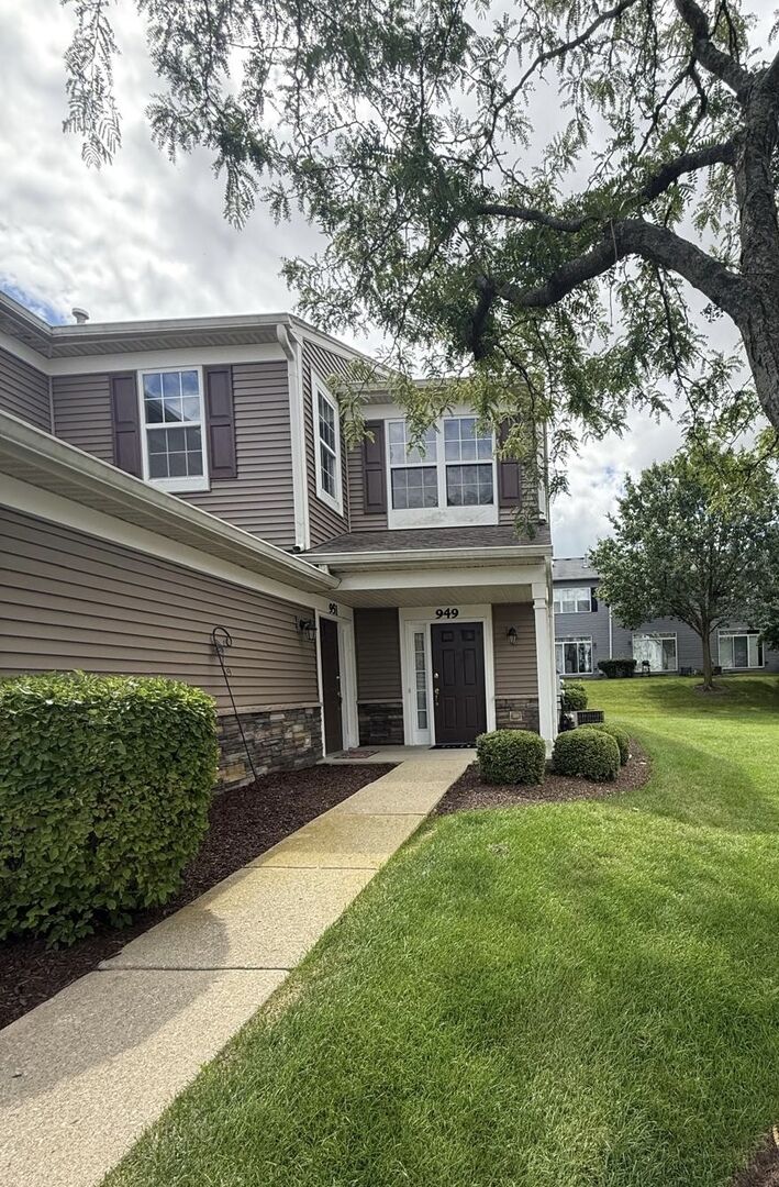 Property Photo:  949 Genesee Drive  IL 60563 