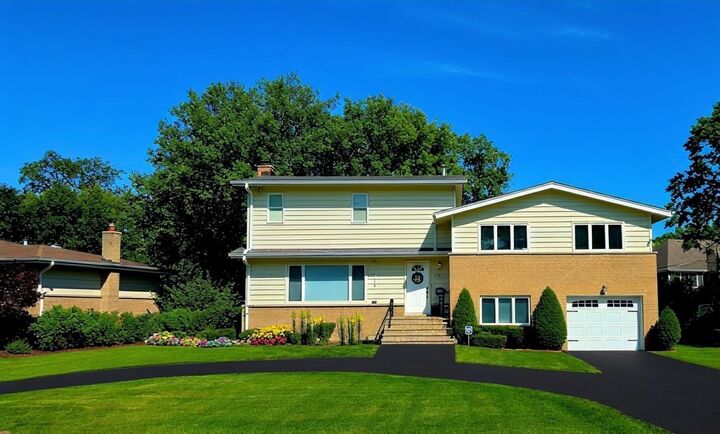 517 Appletree Lane  Deerfield IL 60015 photo