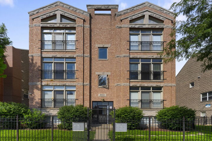 Property Photo: 4532 S Indiana Avenue 2N IL 60653