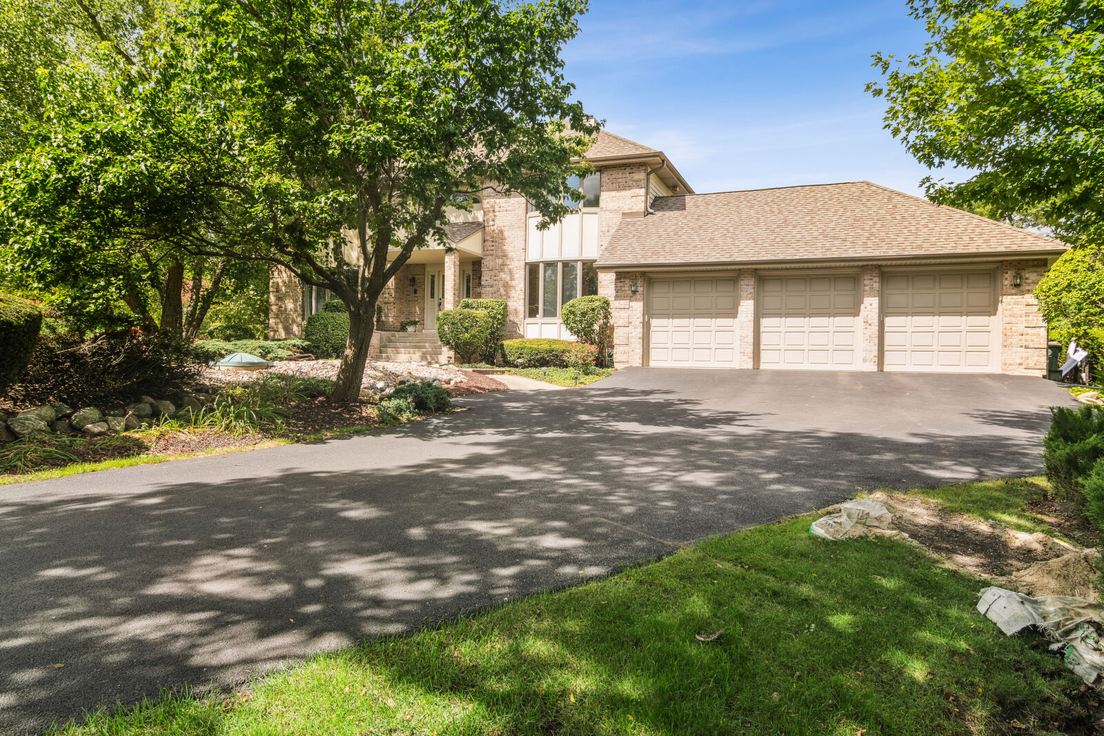 Property Photo: 2223 Shetland Road IL 60010