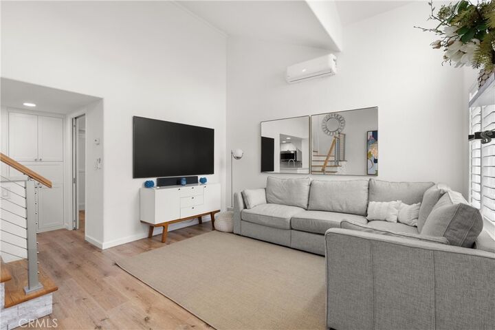 Property Photo:  11 Bolivar Street  CA 92663 