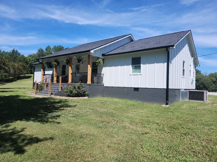 Property Photo: 2901 Elkton Pike TN 38478