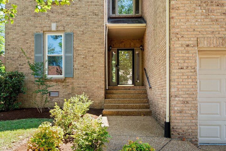 Property Photo:  812 Magnolia Ct E  TN 37221 