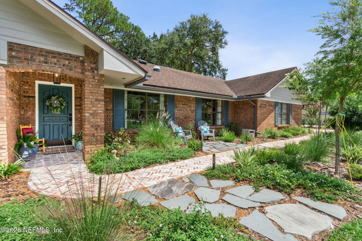 Property Photo: 1763 Leyburn Court FL 32223