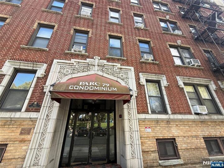 301 79th C7  North Bergen NJ 07047 photo