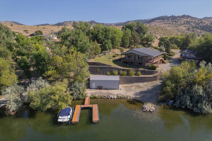 Property Photo:  1890 Beartooth Road  MT 59648 