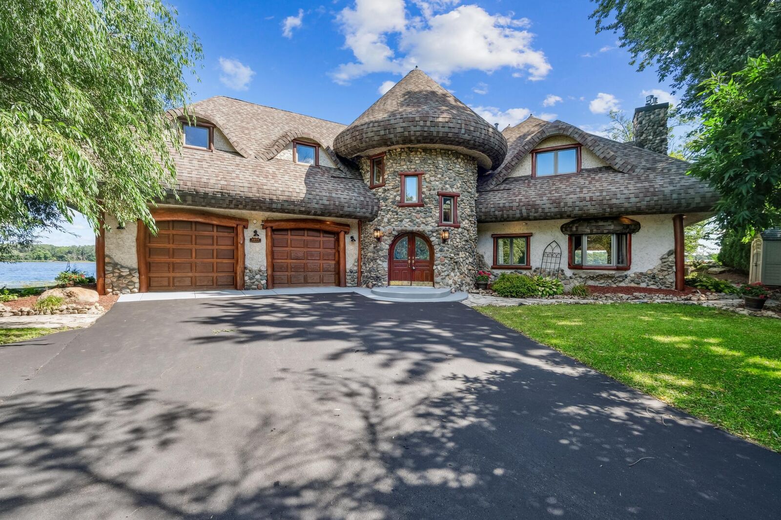 Property Photo: 2870 Evergreen Lane N MN 55441