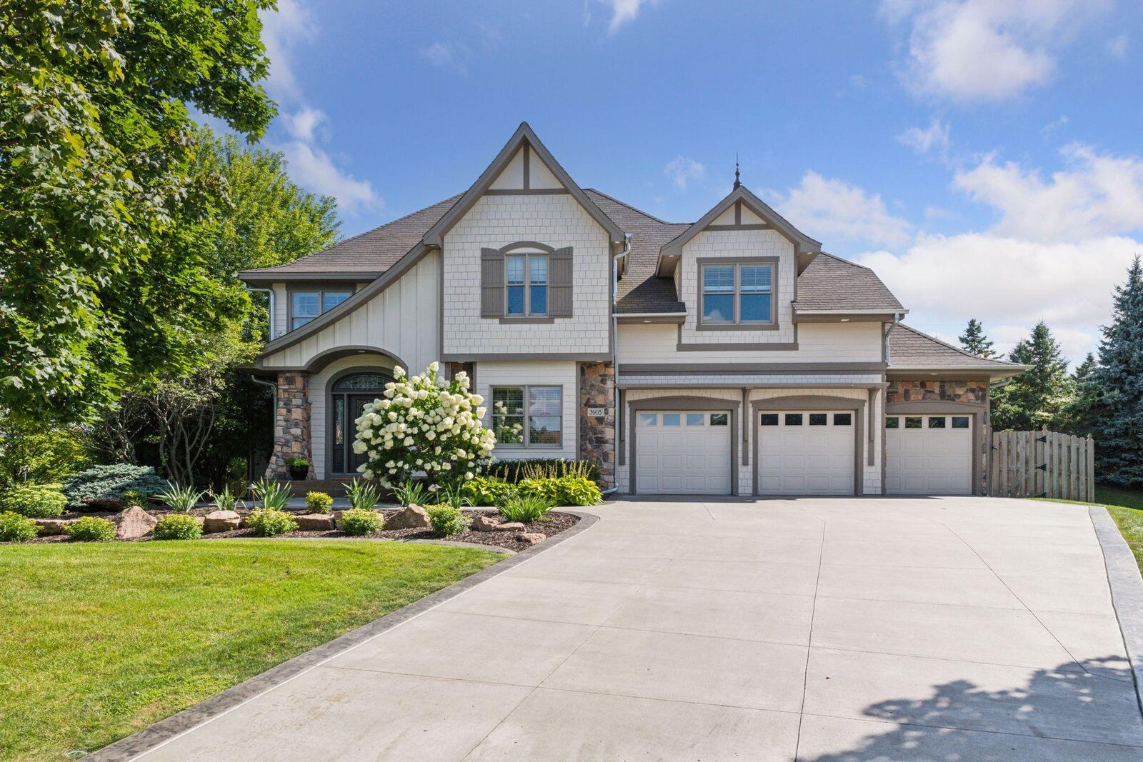 Property Photo: 3905 Linden Court MN 55340