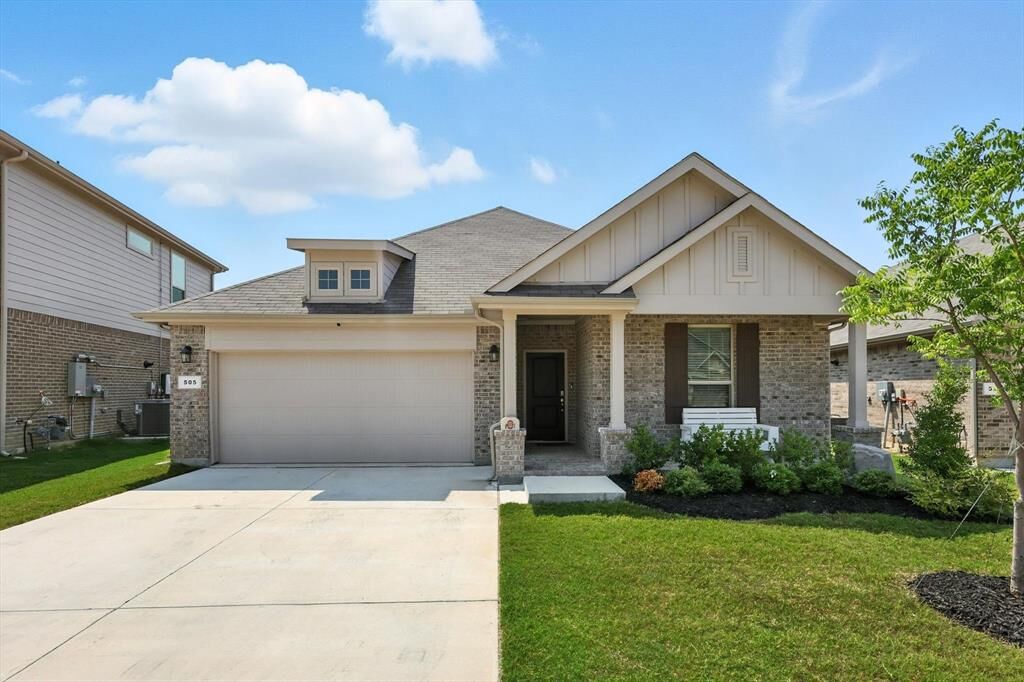 Property Photo: 505 Big Horn Pass TX 76210