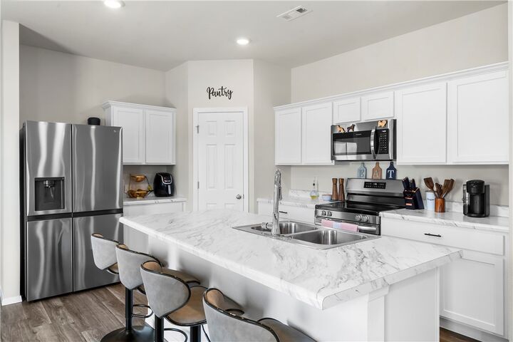 Property Photo:  3605 N Marian Street  AR 72761 