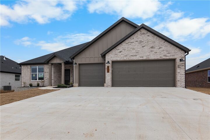 Property Photo:  4773 Farmhouse Street  AR 72762 