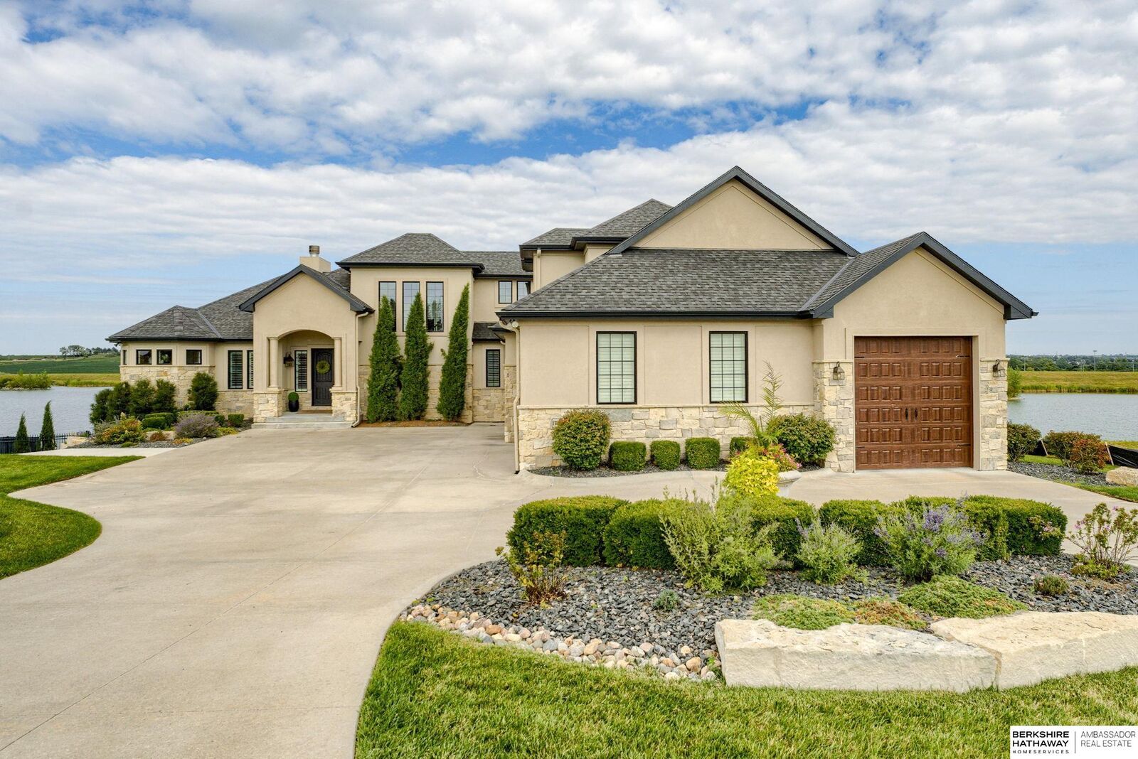 Property Photo: 17015 S Reflection Circle NE 68007