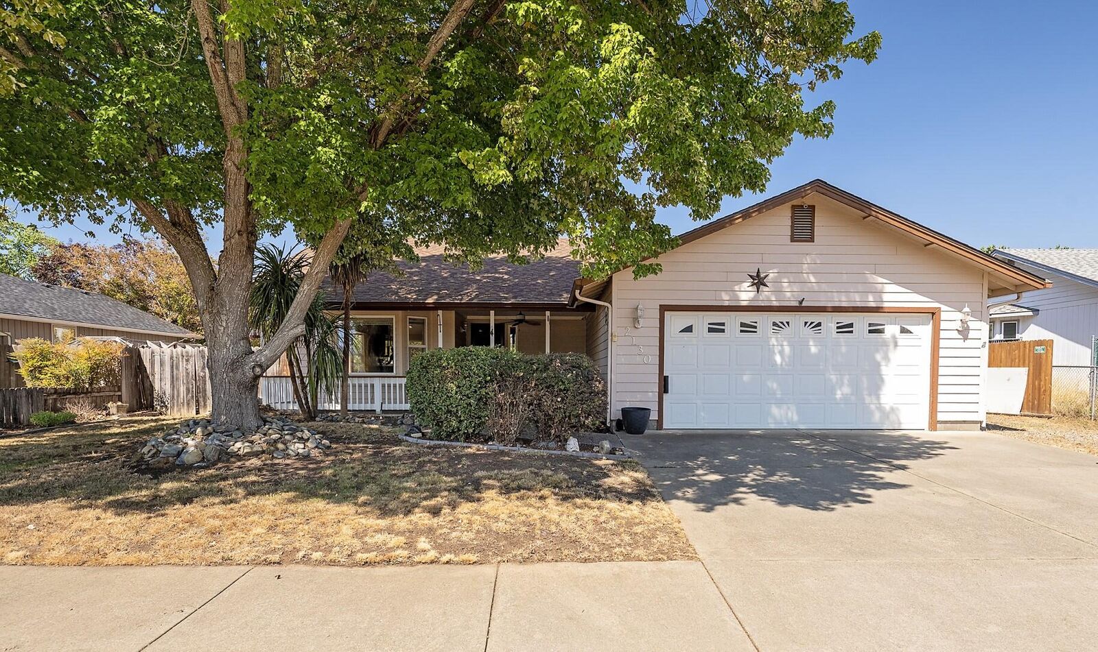 Property Photo: 2130 SW North Star Drive OR 97527