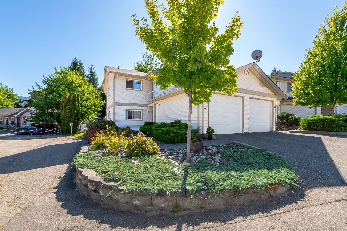 Property Photo: 171 17 Street SE 37 BC V1E 1P8