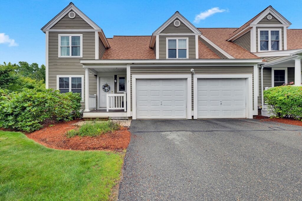 Property Photo: 7 Jefferson Court 7 MA 01569