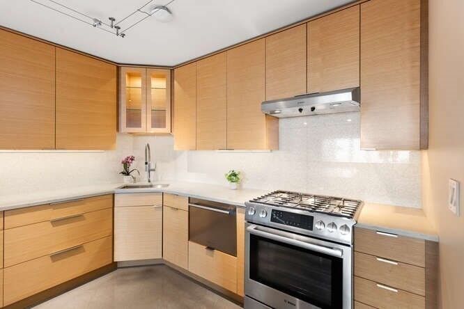 Property Photo:  8 Whittier 21E  MA 02114 