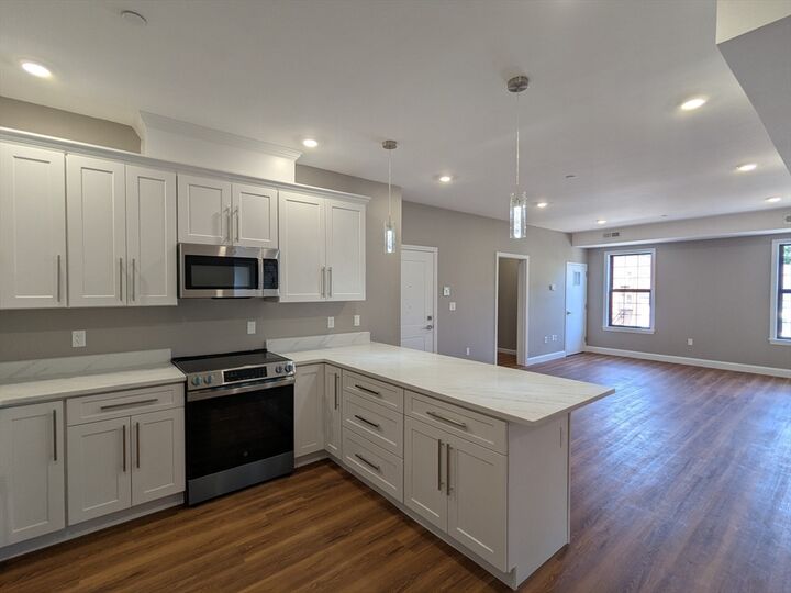Property Photo:  13 Nahant Street 3C  MA 01902 