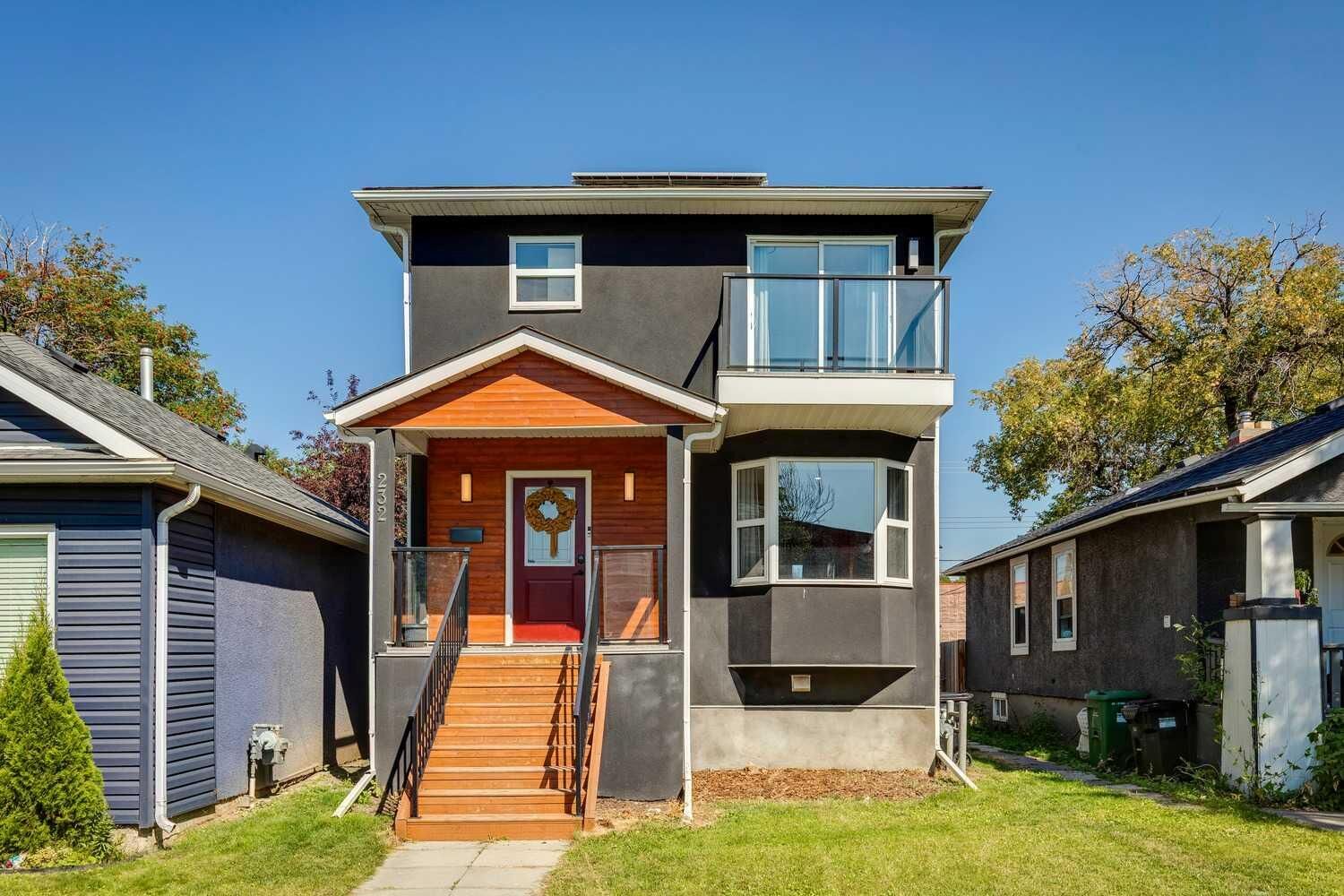 Property Photo: 232 15 Avenue NW AB T2M 0G8