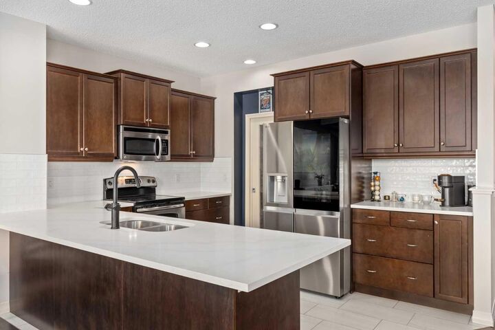 Property Photo: 112 Sunset View AB T4C 0E8