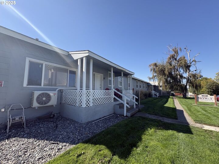 Property Photo:  204 SE 12th St  WA 99324 