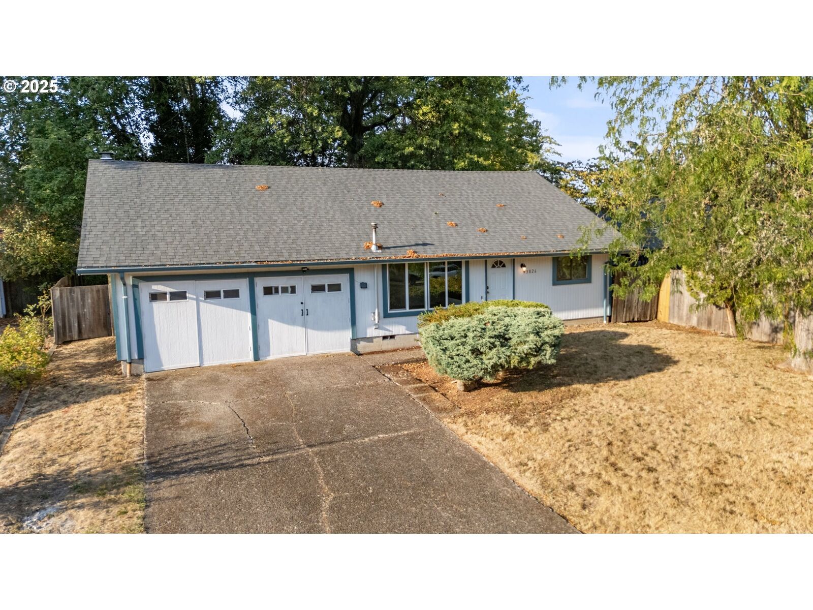 Property Photo: 3826 Peppertree Dr OR 97402