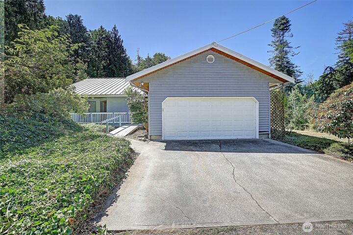 Property Photo:  1910  Porter Street  WA 98282 