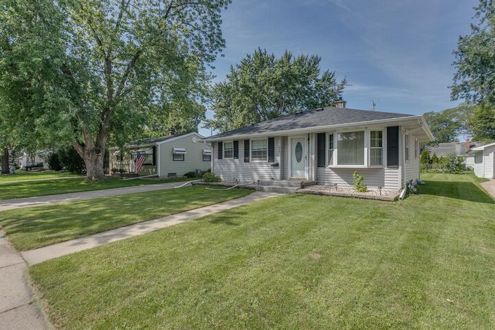 Property Photo: 929 Gail Avenue WI 54956