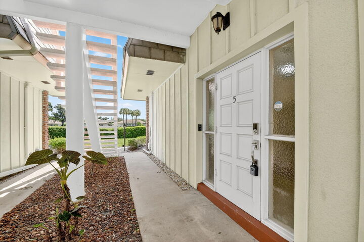 Property Photo: 324 Orange Tree Drive 5 FL 33462