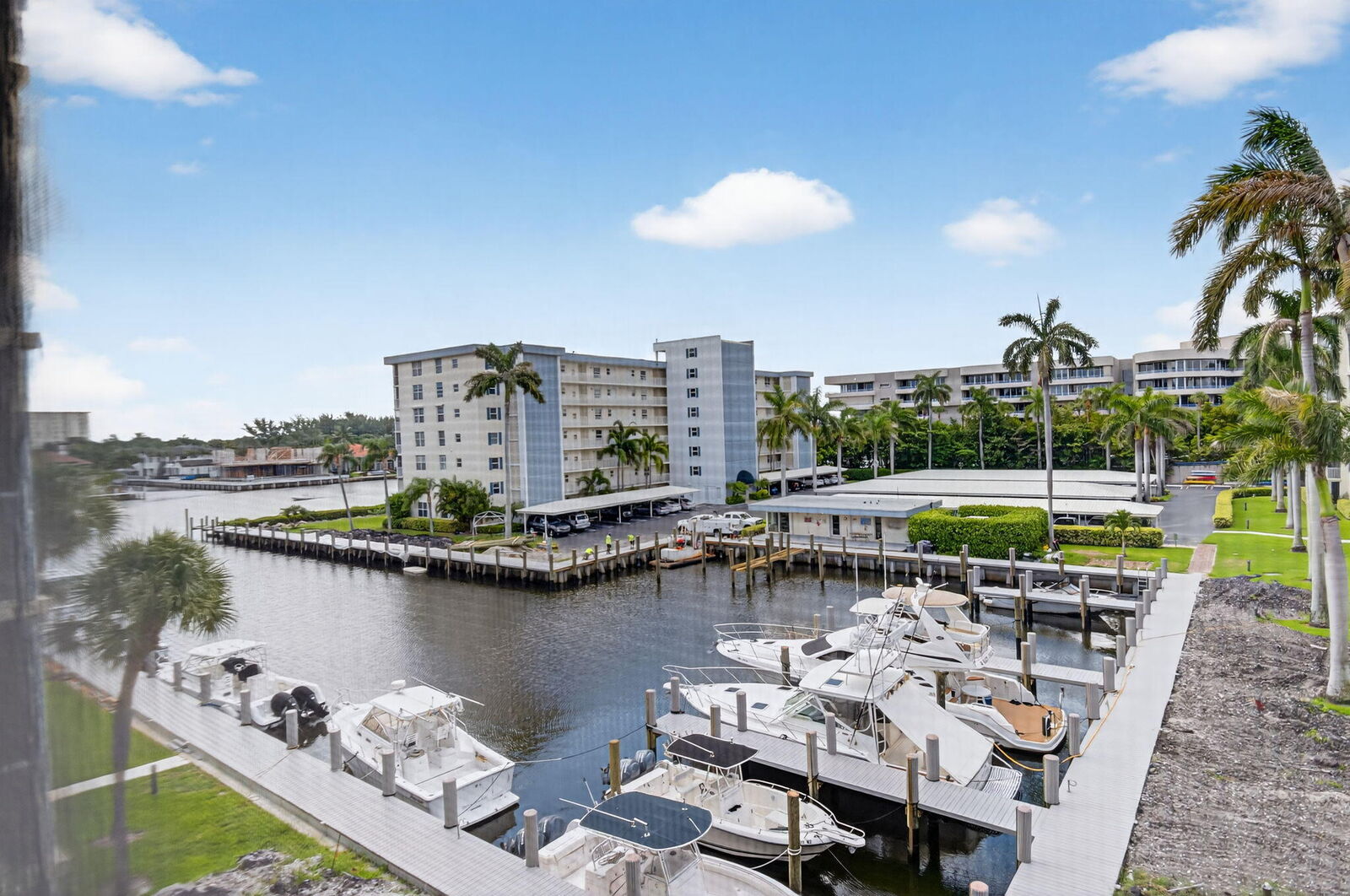 Property Photo: 1 Harbourside Drive 4402 FL 33483