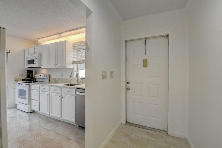Property Photo:  8733 Windrow Way B  FL 33496 