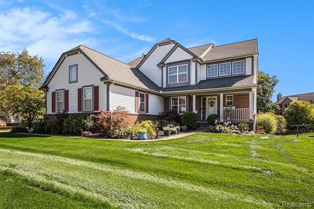 Property Photo: 2032 Dover Drive MI 48393