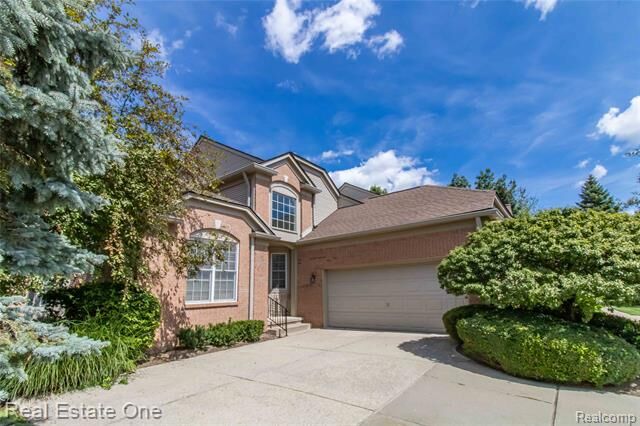 Property Photo:  1983 Dunham Drive  MI 48306 