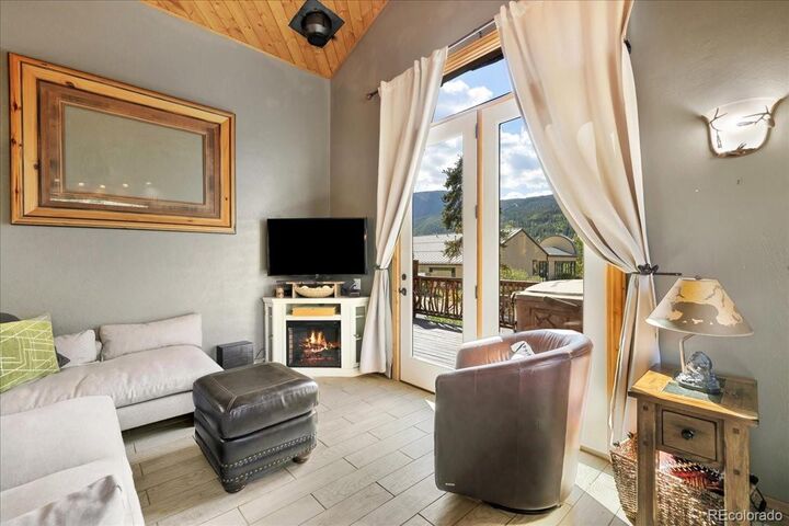 Property Photo: 19 E Hanson Road CO 80435