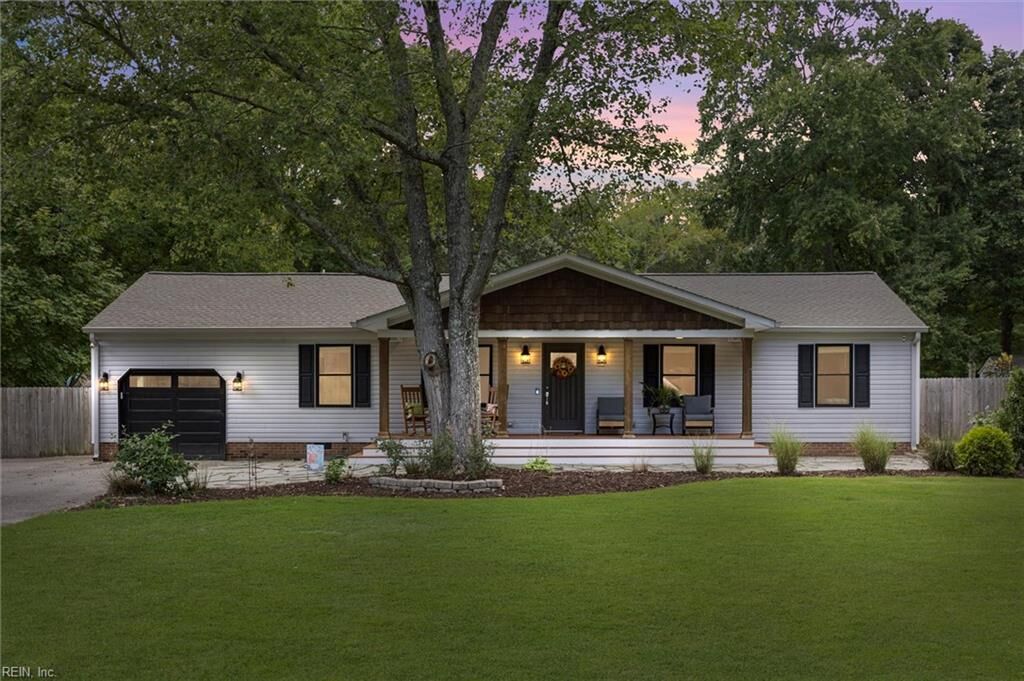 Property Photo: 8190 Lord Fairfax Circle VA 23061