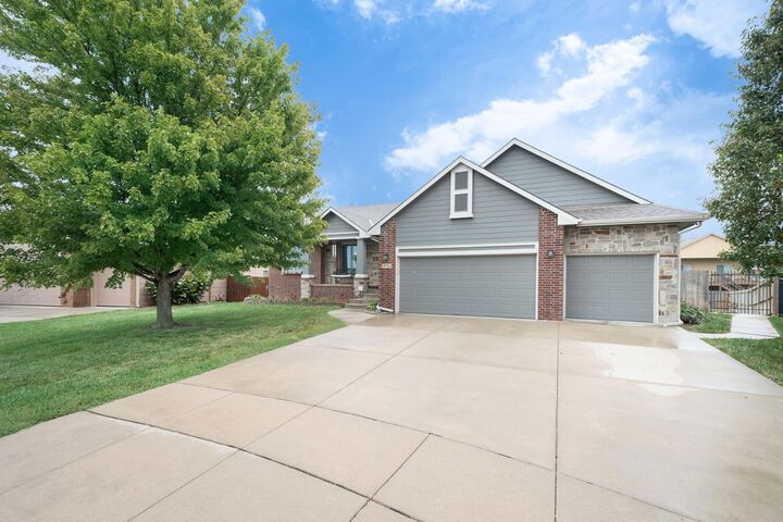 4752 N Spyglass  Wichita KS 67226 photo